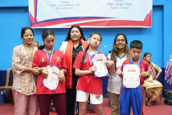 बोसियामा सुवेज्ञालाई स्वर्ण